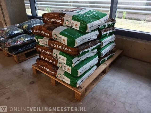 11 zak a 50ltr bio-soilmix bionova - afbeelding 1 van  4