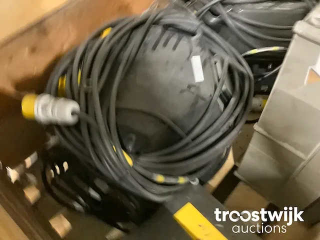 110 volt omvormer - afbeelding 2 van  5