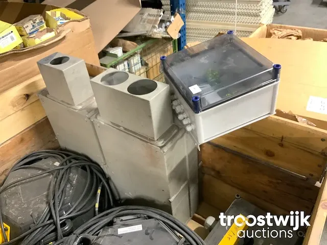 110 volt omvormer - afbeelding 4 van  5