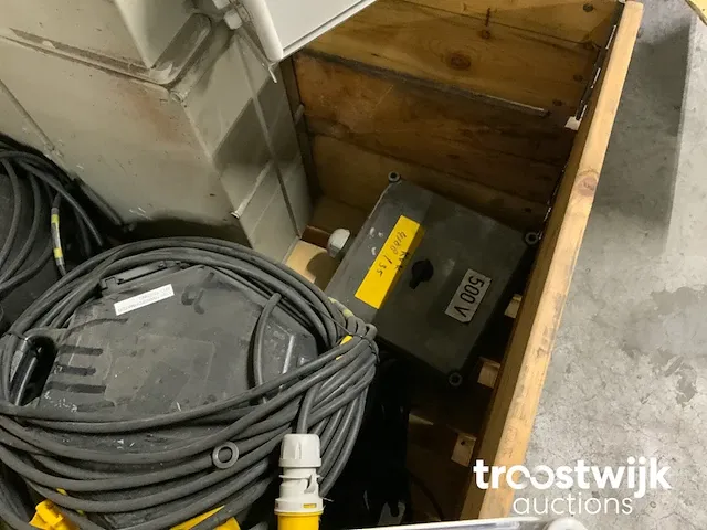 110 volt omvormer - afbeelding 5 van  5