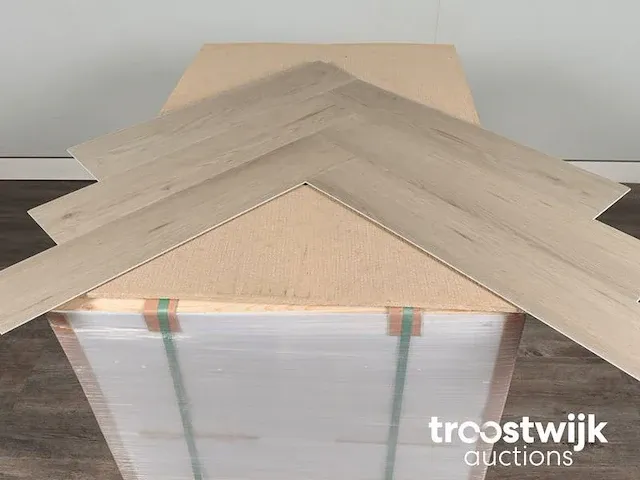 111 m2 spc pvc-click visgraat - 750 x 150 x 5 mm - afbeelding 3 van  4