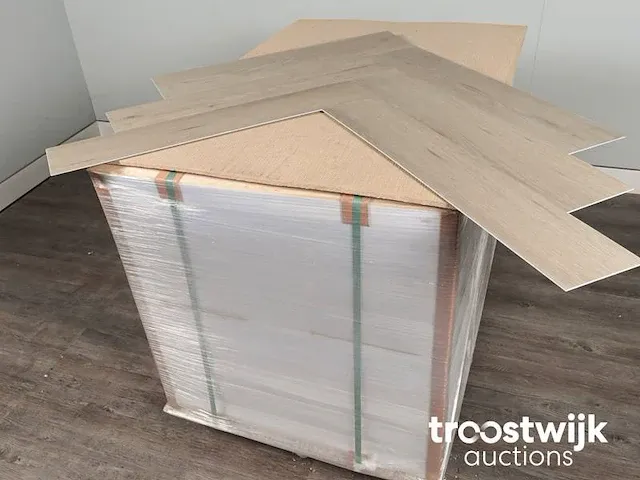 111 m2 spc pvc-click visgraat - 750 x 150 x 5 mm - afbeelding 4 van  4