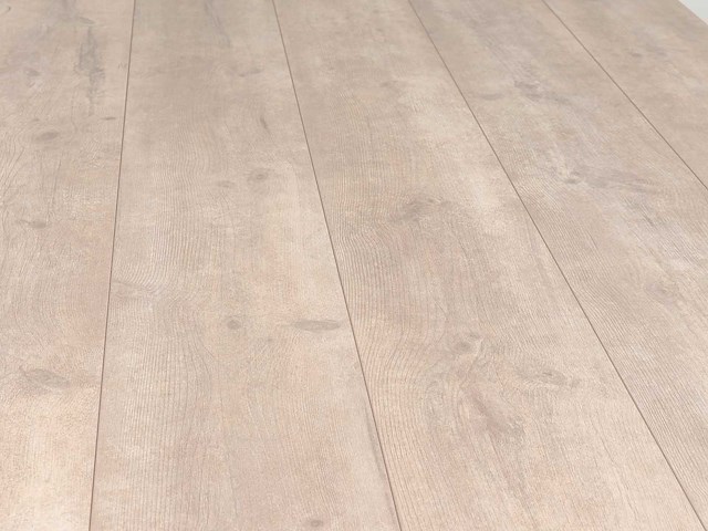 112 m2 laminaat plank - 1383 x 193 x 8 mm - afbeelding 1 van  4