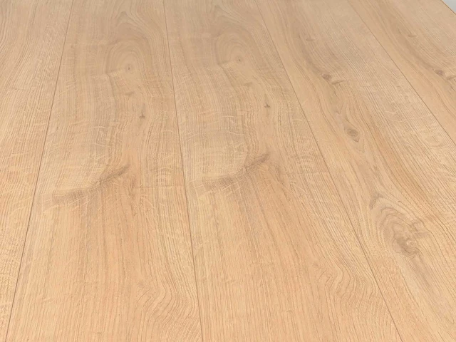 113 m2 laminaat plank - 1285 x 192 x 8 mm - afbeelding 1 van  4