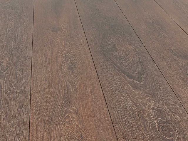 113 m2 laminaat plank - 1288 x 195 x 8 mm - afbeelding 1 van  4