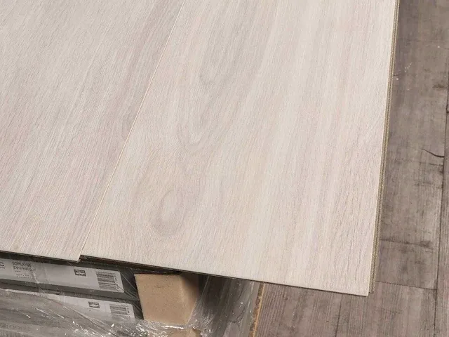 113 m2 laminaat xl plank - 2003 x 245 x 6 mm - afbeelding 2 van  4