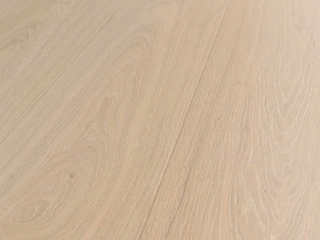 116 m2 parket eiken fineer berry alloc - 2410 x 241 x 10,1 mm - afbeelding 1 van  4
