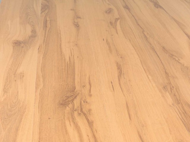 117 m2 laminaat plank - 1383 x 193 x 8 mm - afbeelding 1 van  4