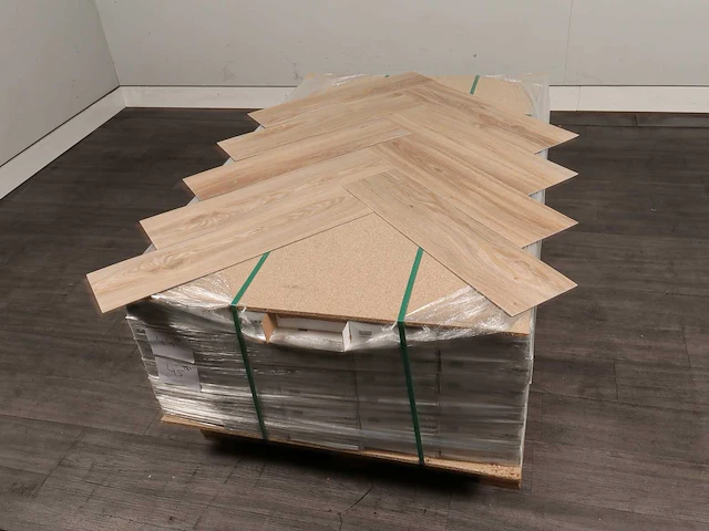 117 m2 pvc dryback visgraat - 632 x 158 x 2,5 mm - afbeelding 4 van  4