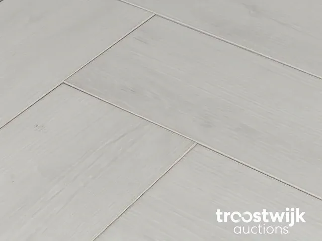 117 m2 spc pvc-click visgraat met ondervloer - 610 x 150 x 6 mm - afbeelding 1 van  4