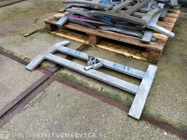 11x gegalvaniseerde voet t.b.v. verkeersbord - afbeelding 1 van  3