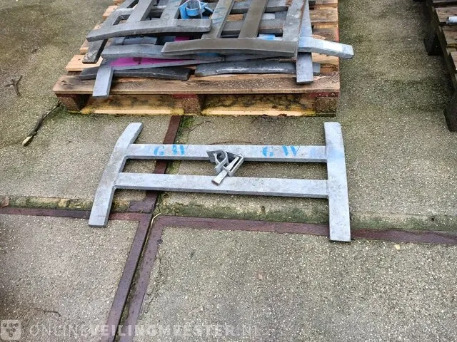 11x gegalvaniseerde voet t.b.v. verkeersbord - afbeelding 2 van  3