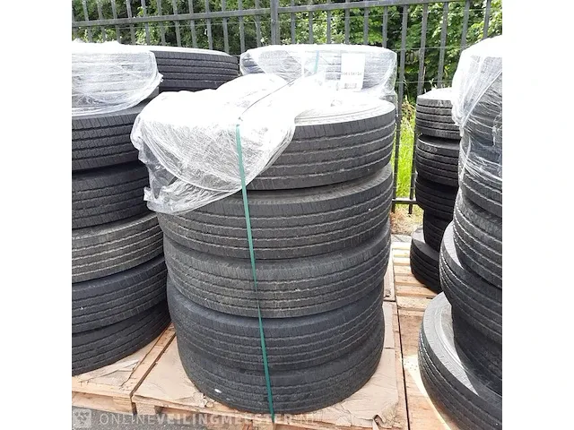 11x vrachtwagenband michelin, xze2+ - afbeelding 1 van  5