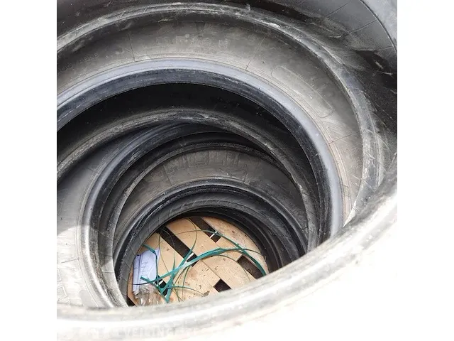 11x vrachtwagenband michelin, xze2+ - afbeelding 4 van  5