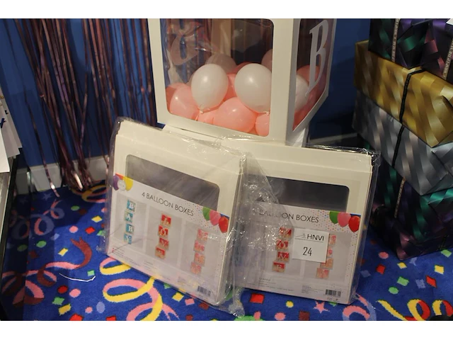 12 ballonboxen. - afbeelding 1 van  2
