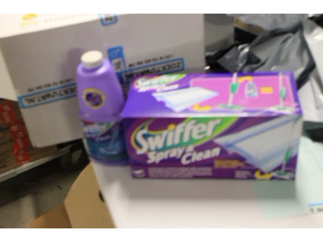 12 delige swifferpakket 6 flessen en 6 doos van 12 doekjes - afbeelding 1 van  3