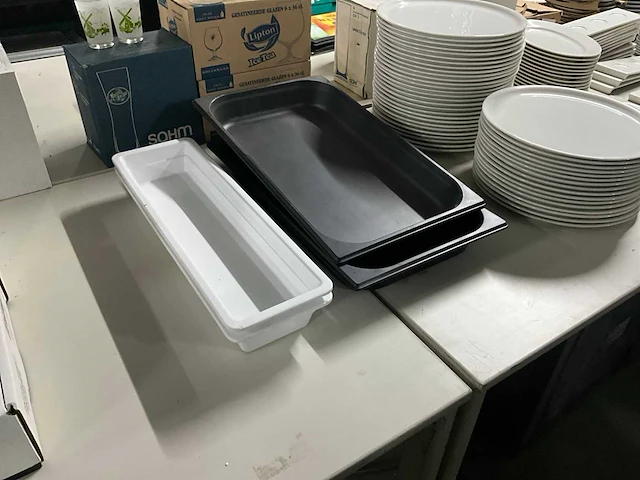 1/2 en 1/1 gn melamine bakken - afbeelding 1 van  3