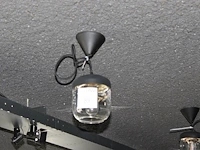 12 hanglampen met glazen kap met doorsnede 15 cm. - afbeelding 2 van  2