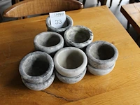12 hardstenen schaaltjes met doorsnede 12 cm. - afbeelding 1 van  2