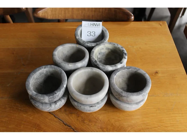 12 hardstenen schaaltjes met doorsnede 12 cm. - afbeelding 2 van  2