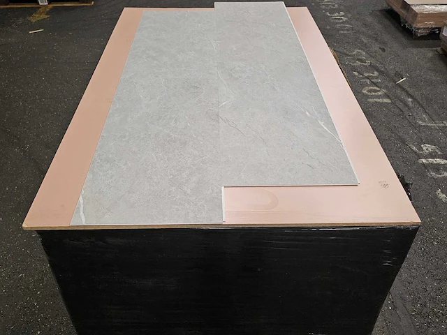 12 m2 pvc spc click tegel - 610 x 305 x 4 mm - afbeelding 3 van  3