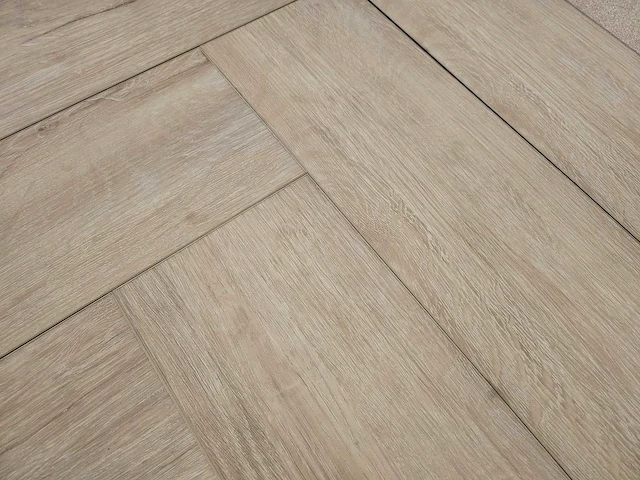 12 m2 pvc spc click visgraat - 610 x 150 x 6 mm - afbeelding 1 van  3