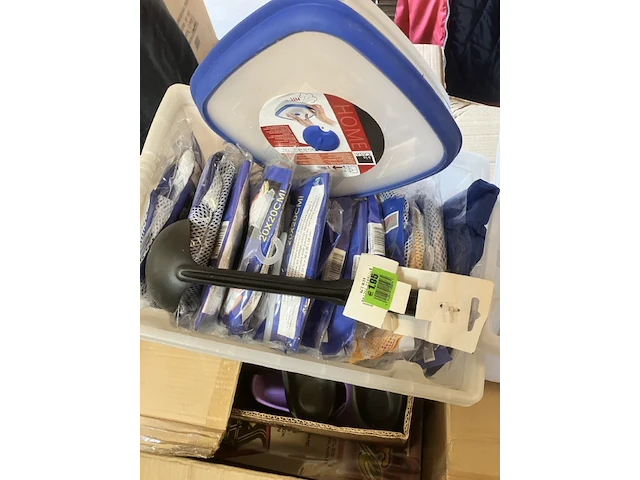 12 opvouwbare wasmanden. kleur assorti, plus 1 bak en 1 lepel - afbeelding 1 van  7