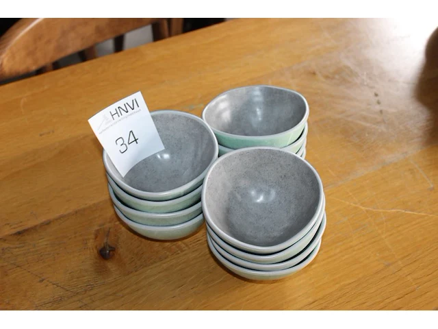12 schaaltjes met doorsnede circa 12 cm. - afbeelding 2 van  2