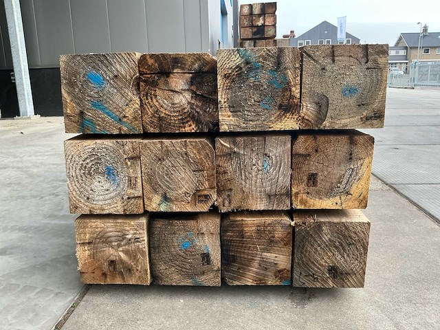 120 balken radiata pine 300x30x30 reclaimd wood - afbeelding 10 van  14