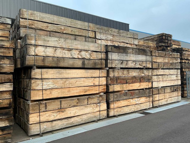 120 balken radiata pine 300x30x30 reclaimd wood - afbeelding 6 van  14