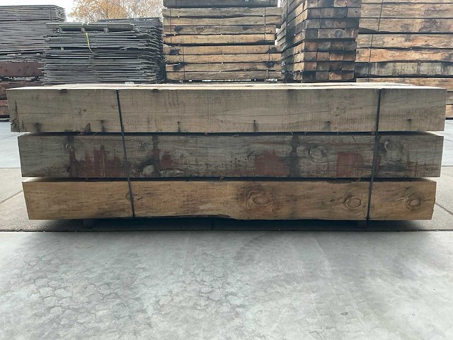 120 balken radiata pine 300x30x30 reclaimd wood - afbeelding 8 van  14