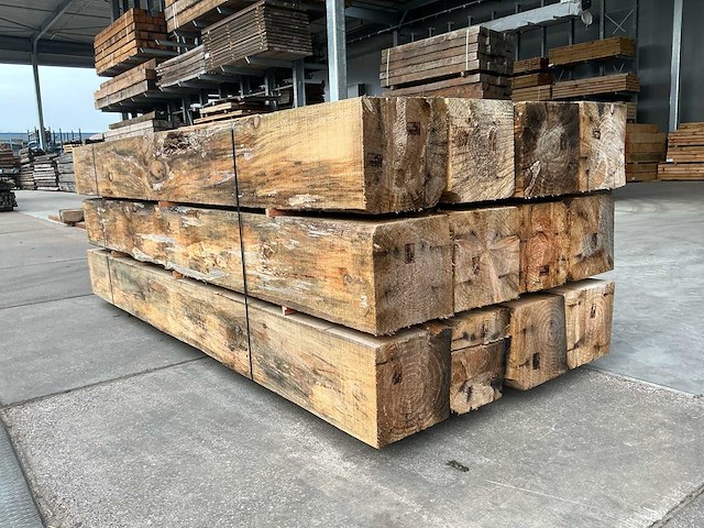 120 stuks radiata pine 300x30x30 stuwhout reclaimd wood - afbeelding 13 van  14