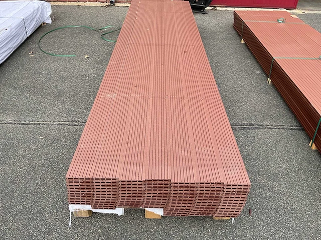 12,1 m² composiet vlonderplank bruin 420x14,5x2,3 cm - afbeelding 1 van  5