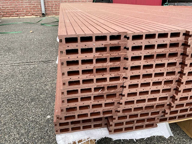 12,1 m² composiet vlonderplank bruin 420x14,5x2,3 cm - afbeelding 3 van  5
