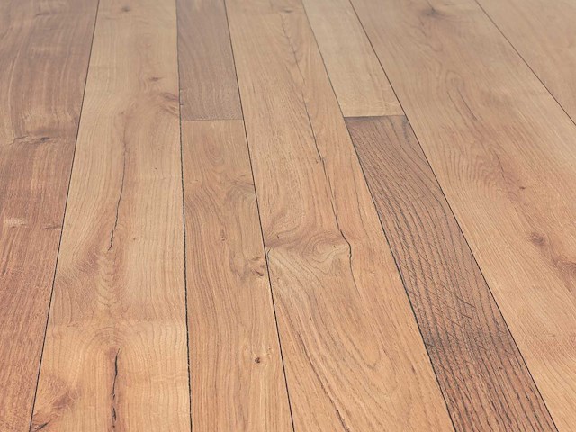 122 m2 laminaat plank - 1383 x 193 x 8 mm - afbeelding 1 van  4