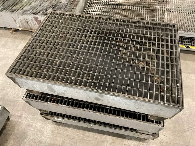 122x81cm gegalvaniseerde lekbak (3x) - afbeelding 3 van  3