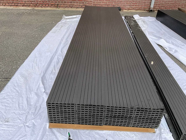 12,6 m² composiet vlonderplank antraciet 420x25x2.3 cm - afbeelding 2 van  6
