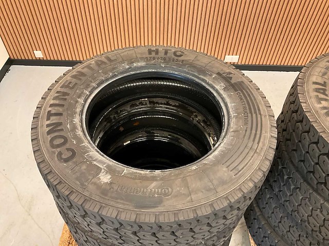 12x 275/70 r22.5 continental vrachtwagenband - afbeelding 5 van  7