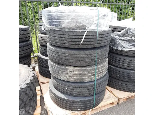 12x vrachtwagenband michelin, xze2+ - afbeelding 1 van  5