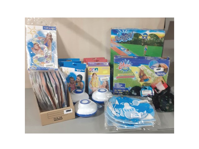 13 diverse waterspeelgoed - afbeelding 1 van  3