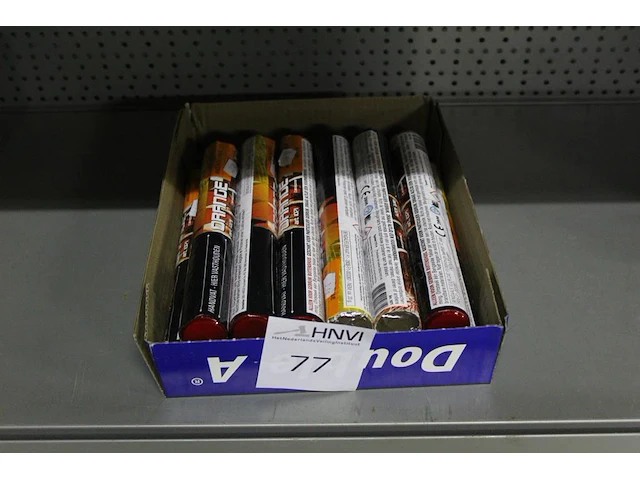 13 oranje kindervuurwerk rookstaven - afbeelding 1 van  2