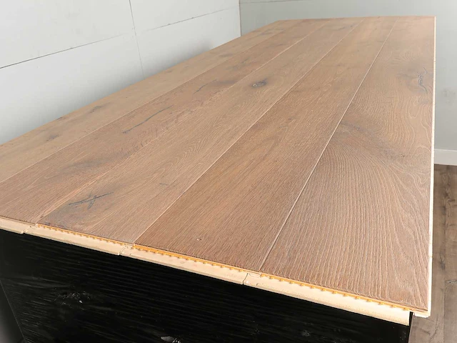 130 m2 parket eiken xl mutliplank - 2420 x 187 x 15 mm - afbeelding 2 van  4