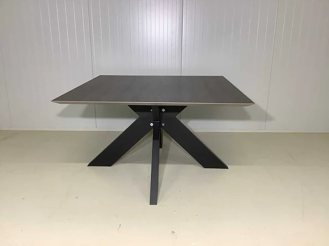 130x130cm - diningtable - afbeelding 1 van  4