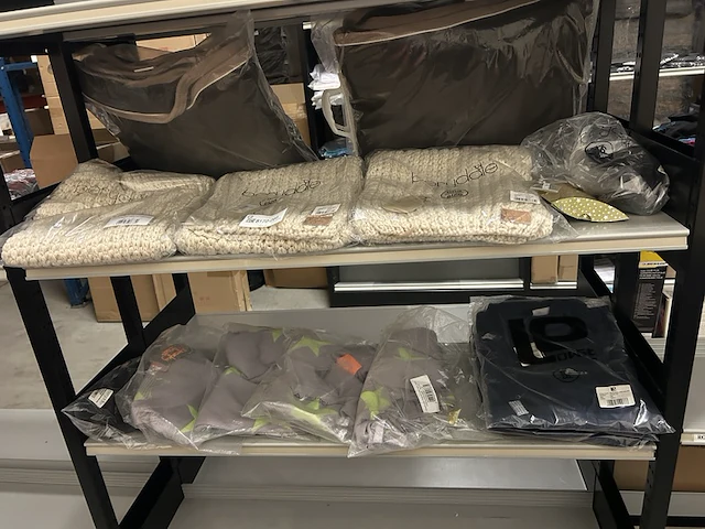 13x diverse kleding w.o. berydale, lower east - afbeelding 1 van  8