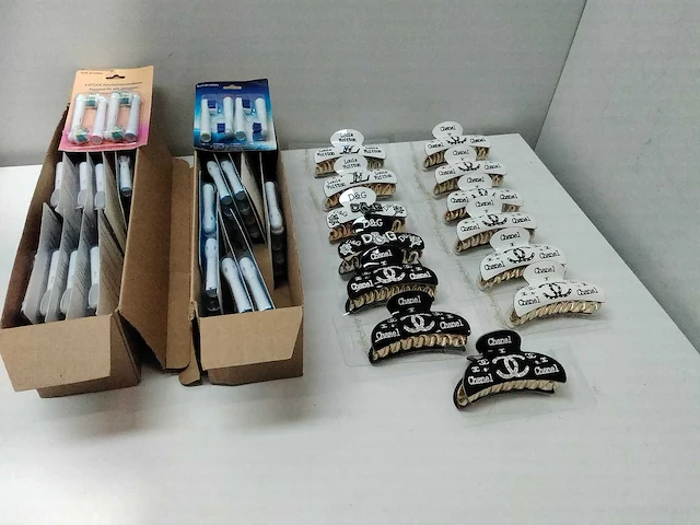 13x haarknippen & partij opzettandenborstels - afbeelding 1 van  6