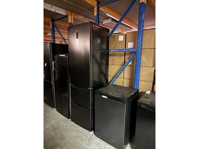 13x wasmachine's, koel-vriescombinatie's, minibars, vriezers beko, chiq - afbeelding 4 van  7