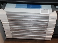 14 aluminiumkleurige fotolijsten 40 x 40 cm. - afbeelding 1 van  2