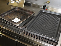 14 bakplaten in diverse maten en uitvoeringen - afbeelding 2 van  2