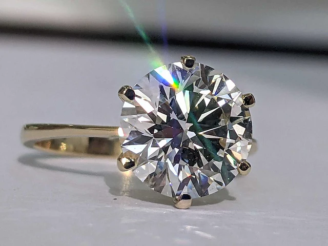14 karaat geel gouden ring met 3,72 crt. diamant f vs1 igi gecertificeerd - afbeelding 4 van  7