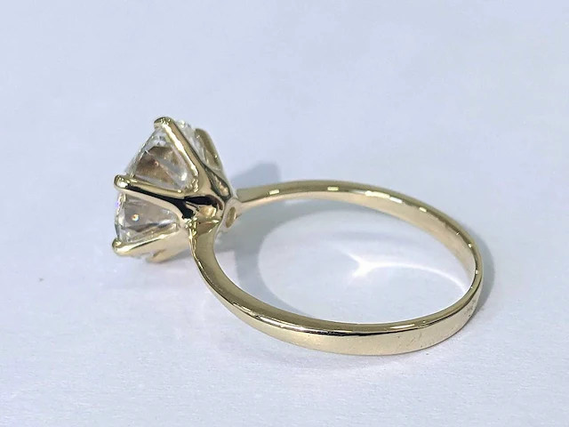 14 karaat geel gouden ring met 4,02 crt. diamant f vs1 igi gecertificeerd - afbeelding 3 van  9